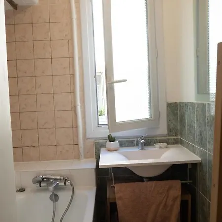 Bright Flat Close To Alesia Apartment