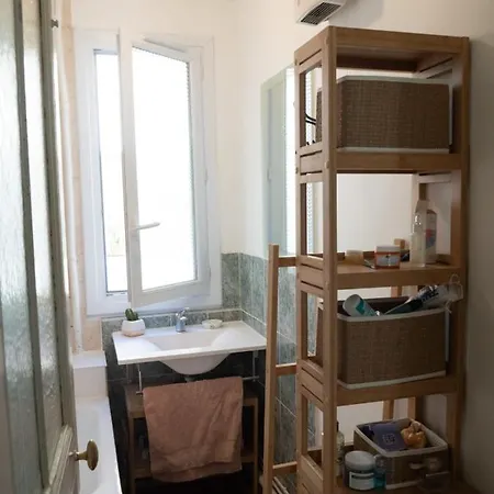 Bright Flat Close To Alesia Paris